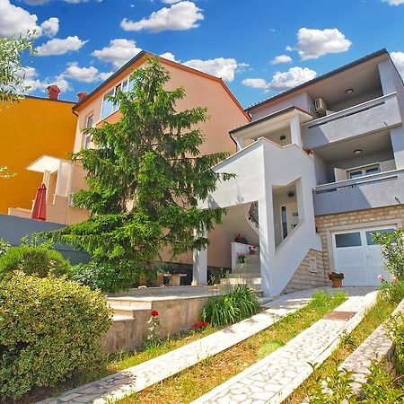 Apartments Nadija 1366 Pula Luaran gambar