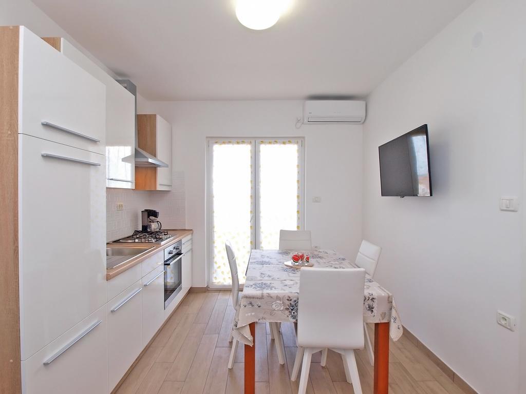 Apartments Nadija 1366 Pula Luaran gambar