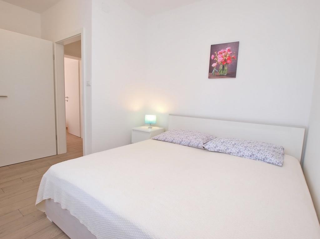 Apartments Nadija 1366 Pula Luaran gambar
